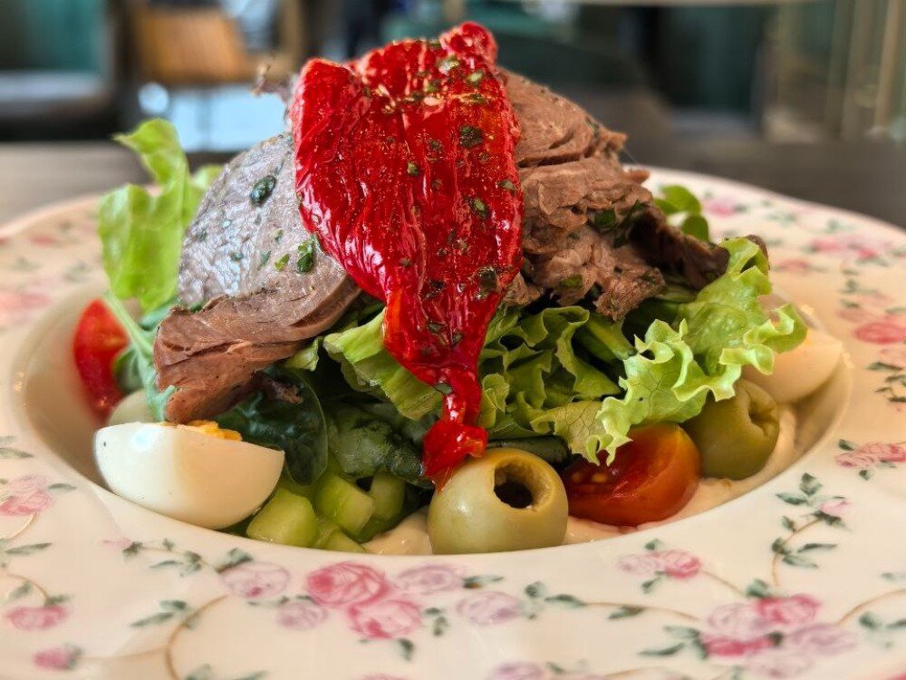 Салат с ростбифом и печеным перцем