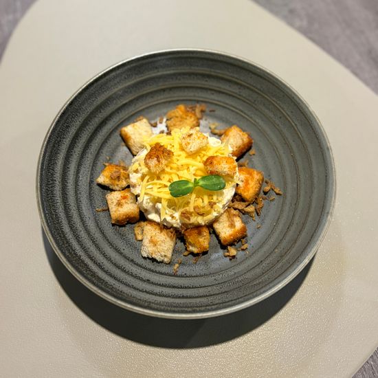 Салат из птицы с ананасом