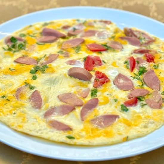 Омлет с мясными продуктами