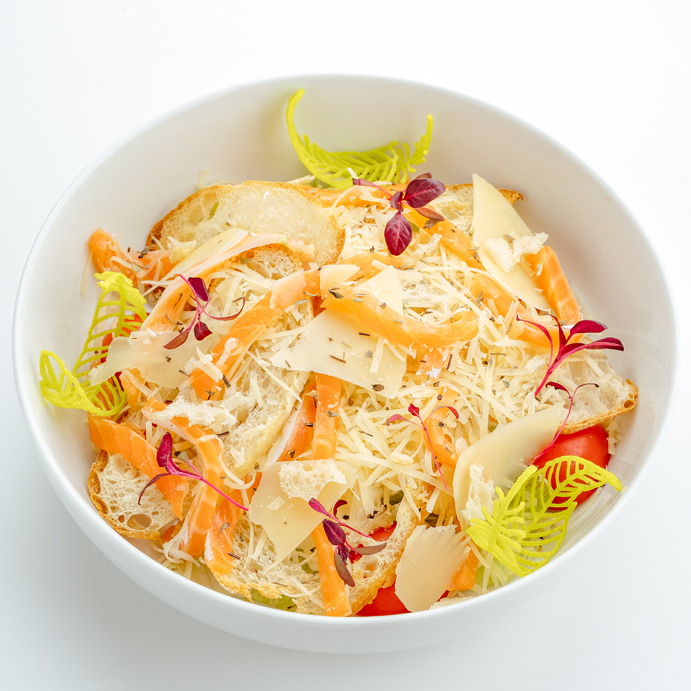 Цезарь с красной рыбой