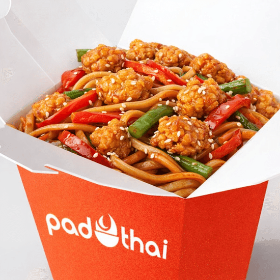 Куриный попкорн в соусе терияки с лапшой удон