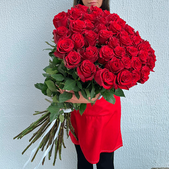 51 красная роза 100 см с лентой БР7