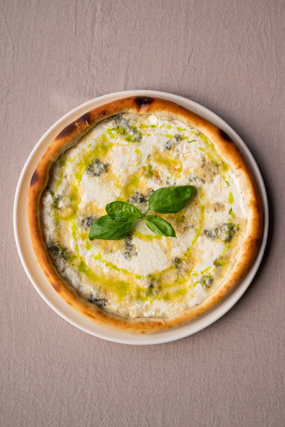 Пицца четыре сыра