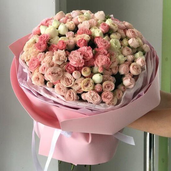 Букет ПРЕМИУМ из 25 кустовых пионовидных роз