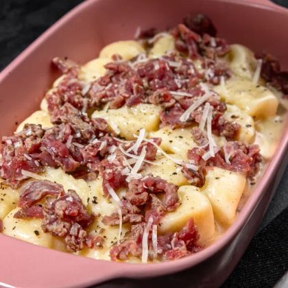 Ньокки Cacio E Pepe c опаленной говядиной