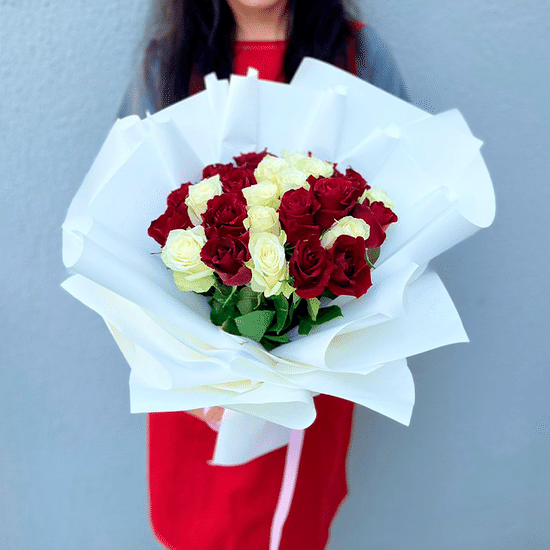 25 кр/бел роз 50 см с оформл.(б) (Гомель)