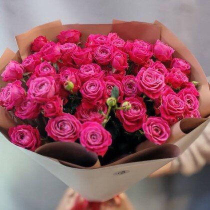 Букет с кустовой розой 9 веток