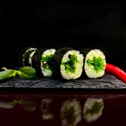 Хосомаки с чукой 8 шт.