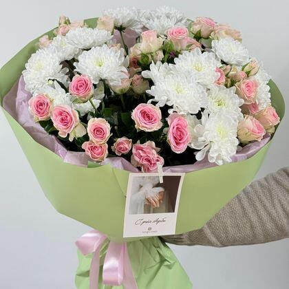 Букет из 4 Алтай + 5 кустовых роз Гуд Муд