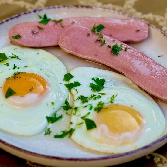 Глазунья с сосисками