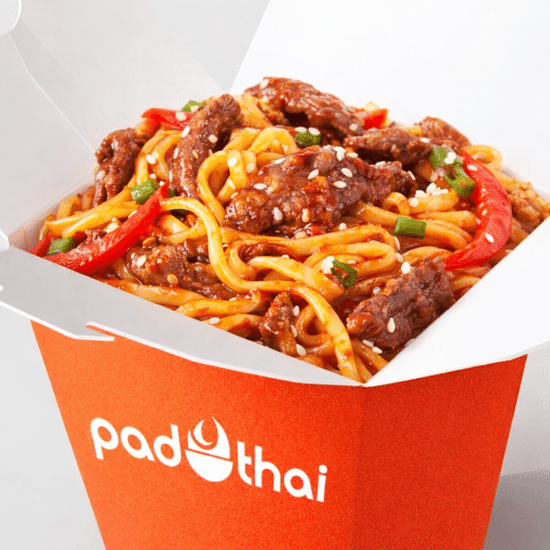 Говядина в сладком чили с яичной лапшой