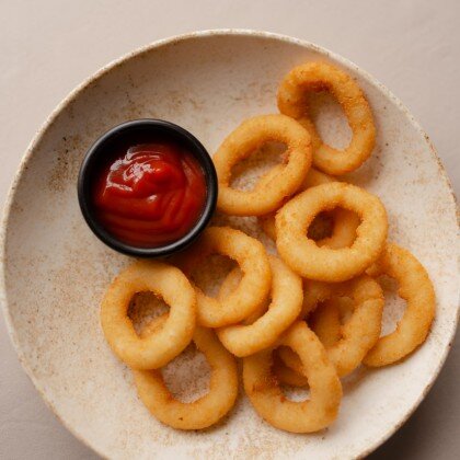 Луковые кольца с соусом