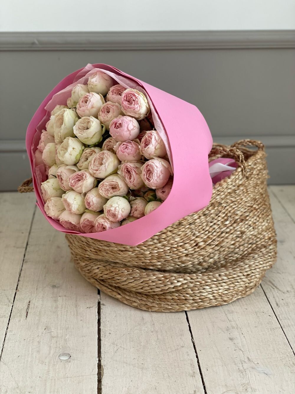 Кустовая пионовидная премиум роза Мэнсфилд парк 60см