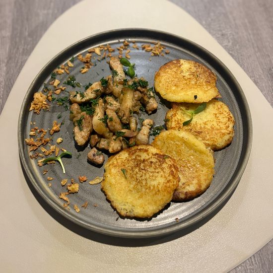 Драники с грудинкой