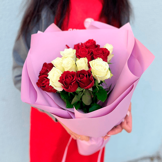 15 кр/бел роз 50 см с оформл.(ф) (Гомель)