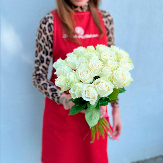 25 белых роз 50 см с лентой (Гомель)