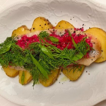 Сельдь матье с печёным картофелем