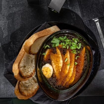 Легкий суп с перепелиным яйцом