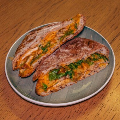 Сэндвич с курицей и ананасом