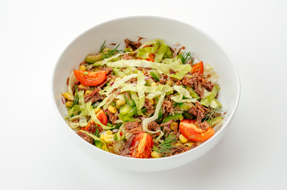 Салат с говяжьими щеками