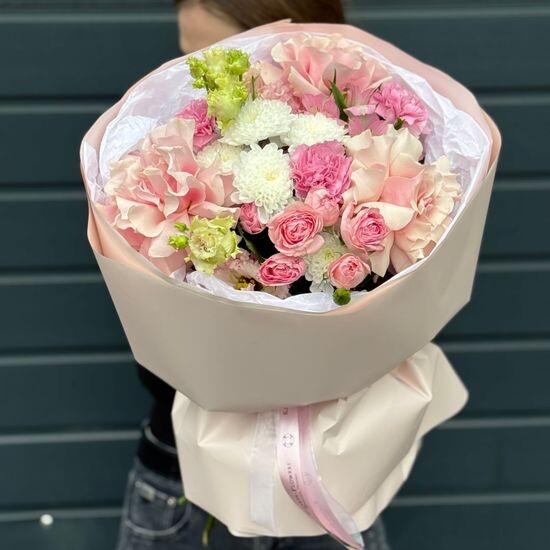 Букет №137 с розами и хризантемой