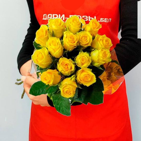 15 роз (жёлтых 40 см) в пачке
