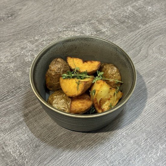 Картофель печеный с травами