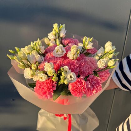 Букет из 19 розовых диантусов + эустома