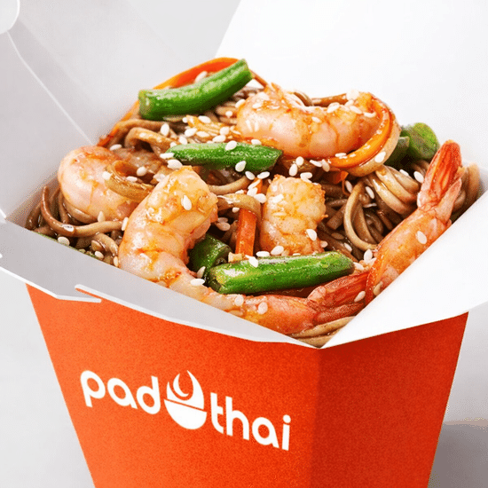 Креветки в устричном соусе с лапшой соба