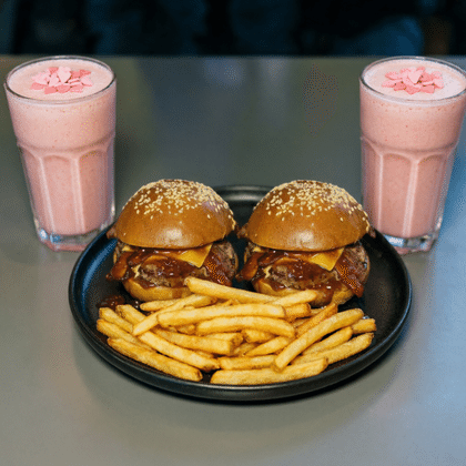 Сет “Love is”