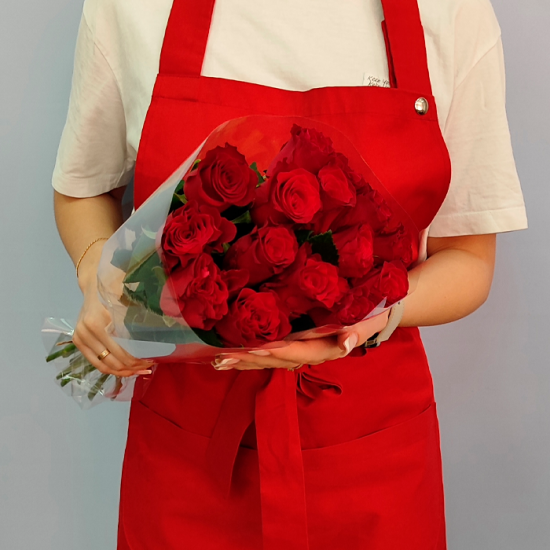 15 роз (красные 40 см) в пачке
